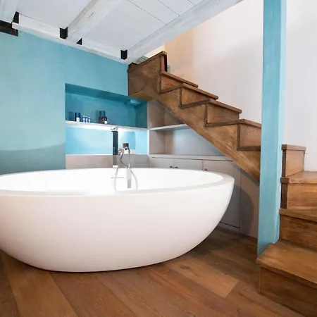 Design Near Spanish Step * Rome