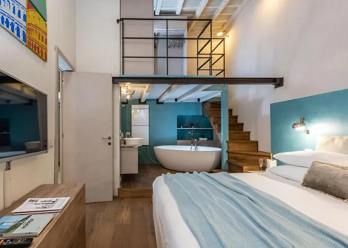 Design Near Spanish Step Apartment Rome