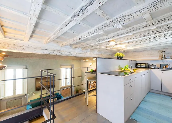 Design Near Spanish Step 公寓