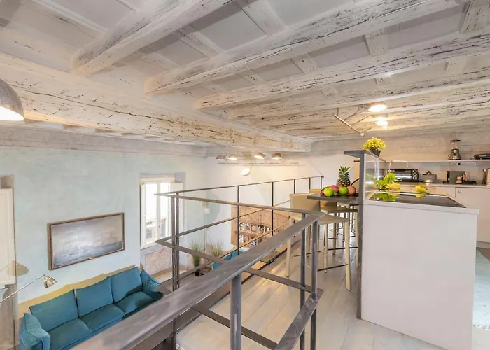 Design Near Spanish Step 公寓